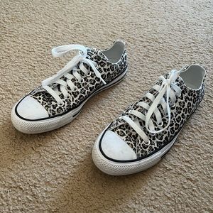 Converse Leopard sneakers